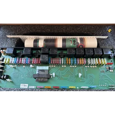 86032782 Панель с предохранителями в сборе Versatile оригинал